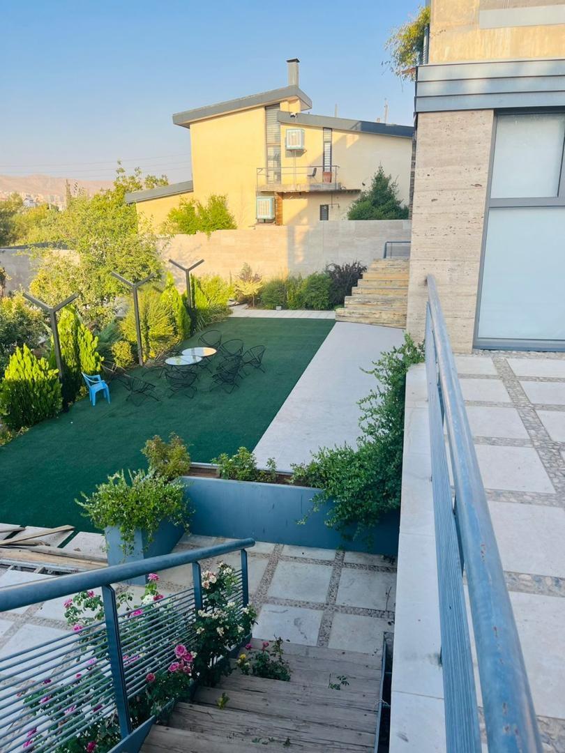 ویلای مدرن و لاکچری در شهرک صدرا