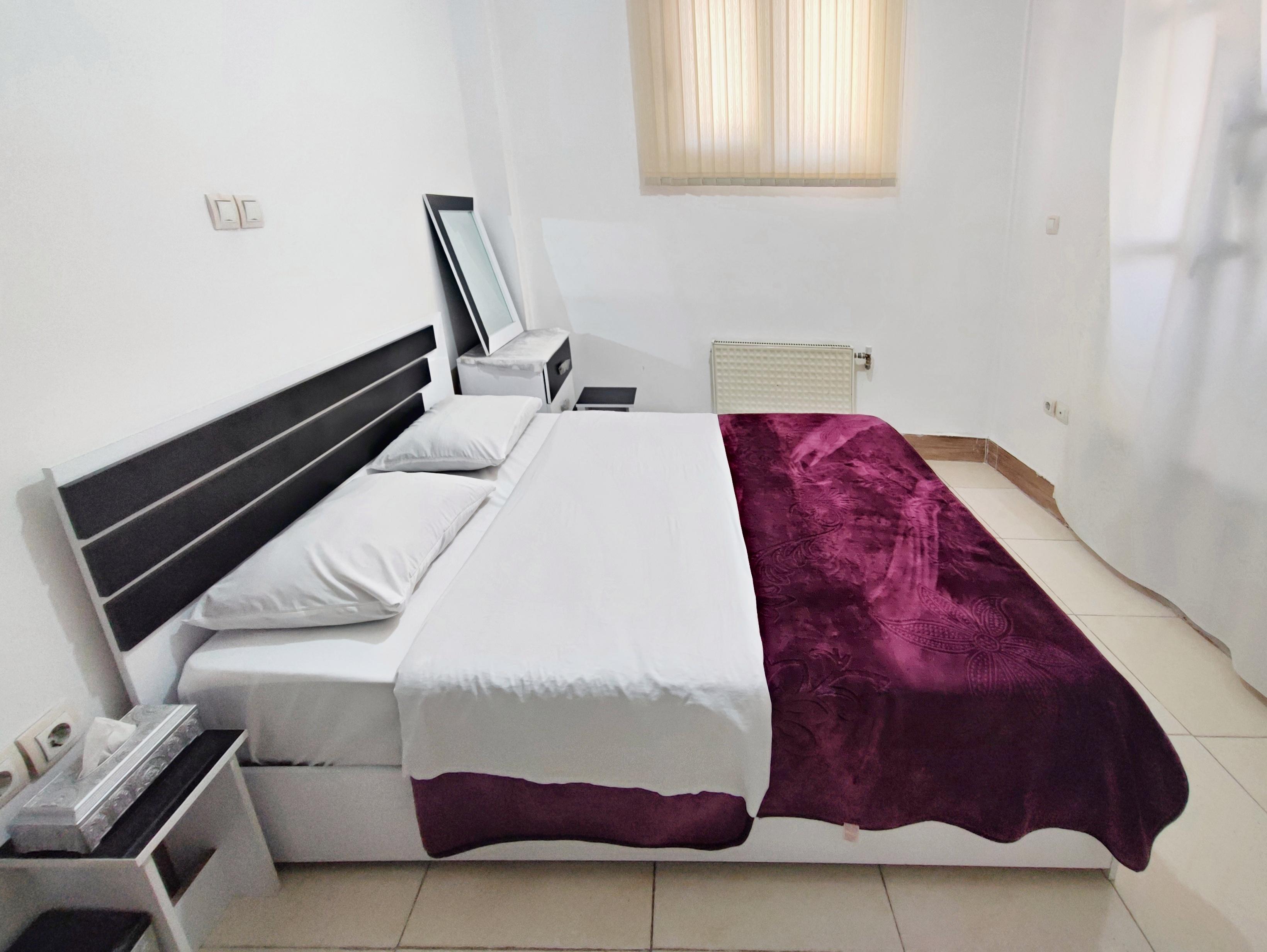 آپارتمان دو خوابه نوساز کنار آرامگاه حافظ شیراز