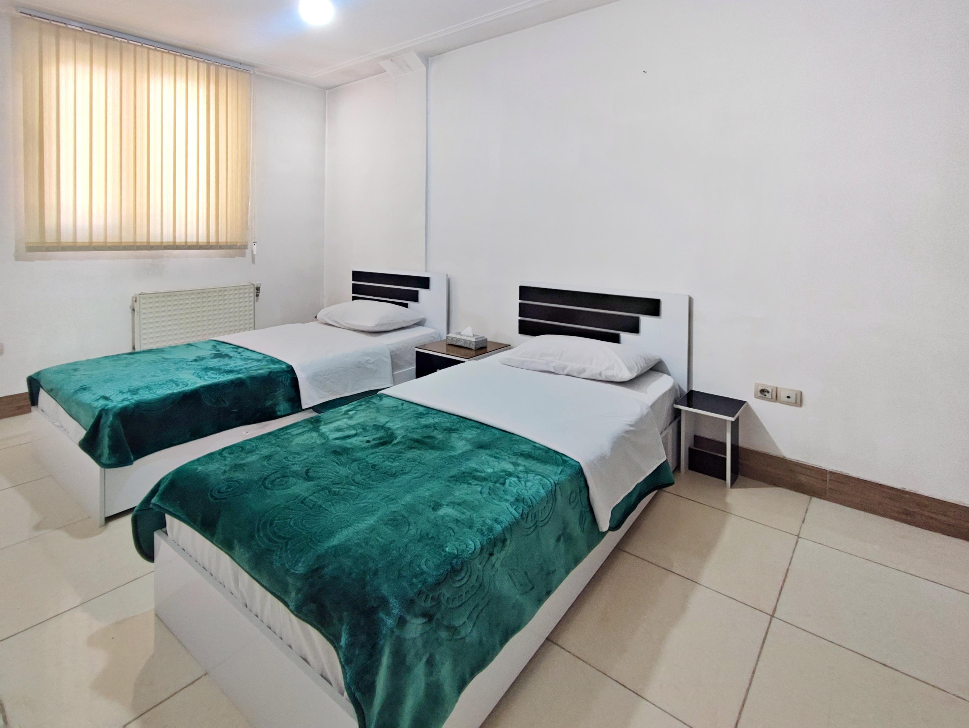 آپارتمان دو خوابه نوساز کنار آرامگاه حافظ شیراز