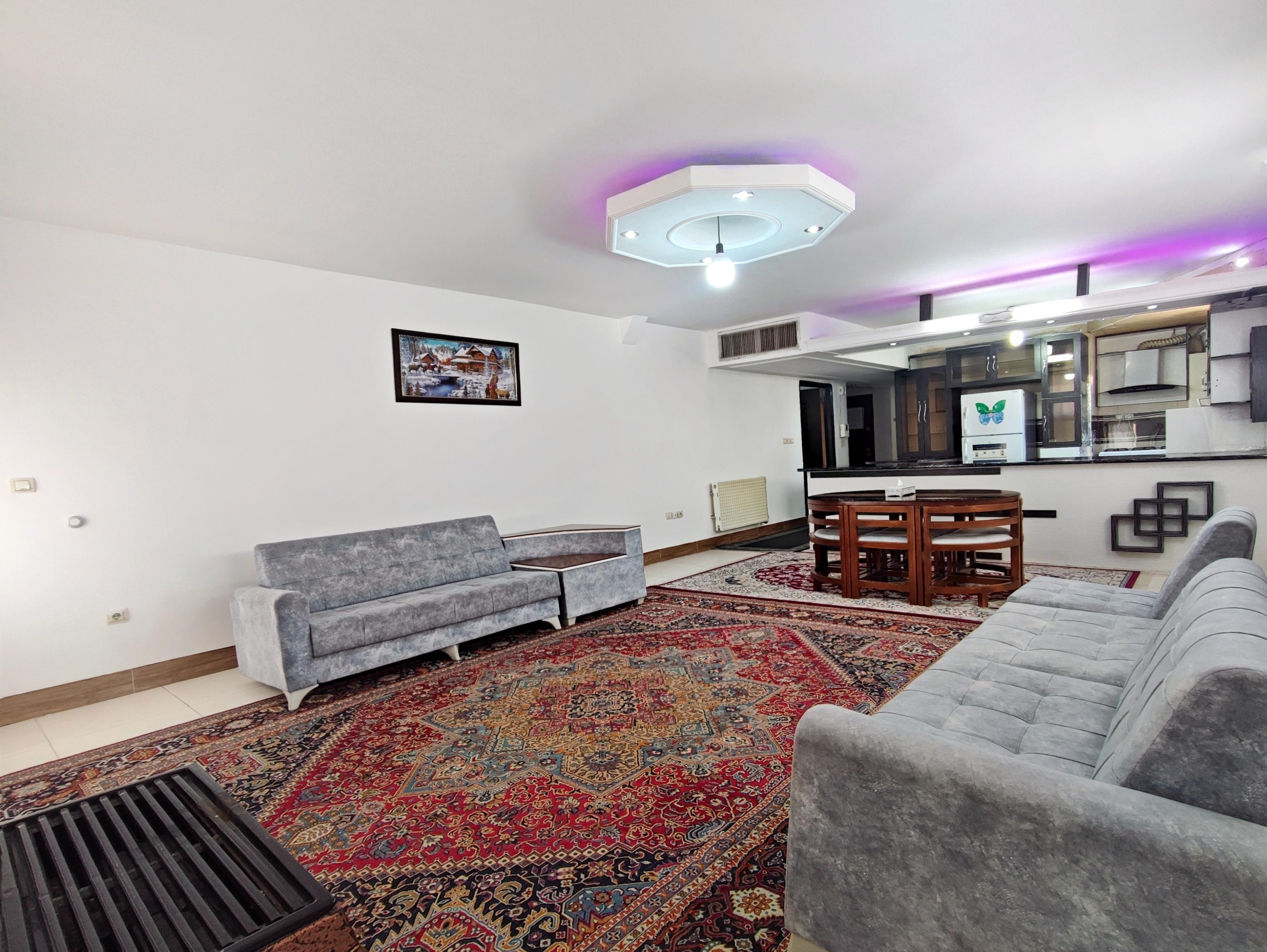 آپارتمان دو خوابه نوساز کنار آرامگاه حافظ شیراز