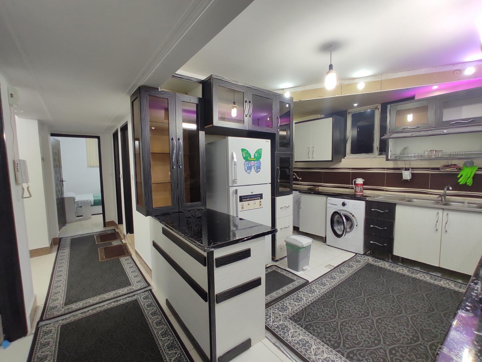 آپارتمان دو خوابه نوساز کنار آرامگاه حافظ شیراز