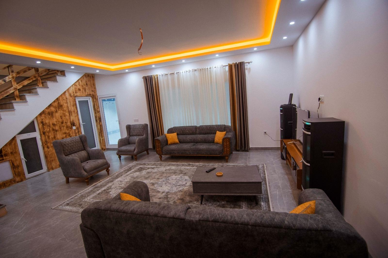 ویلا دوبلکس استخر آبگرم در محمودآباد