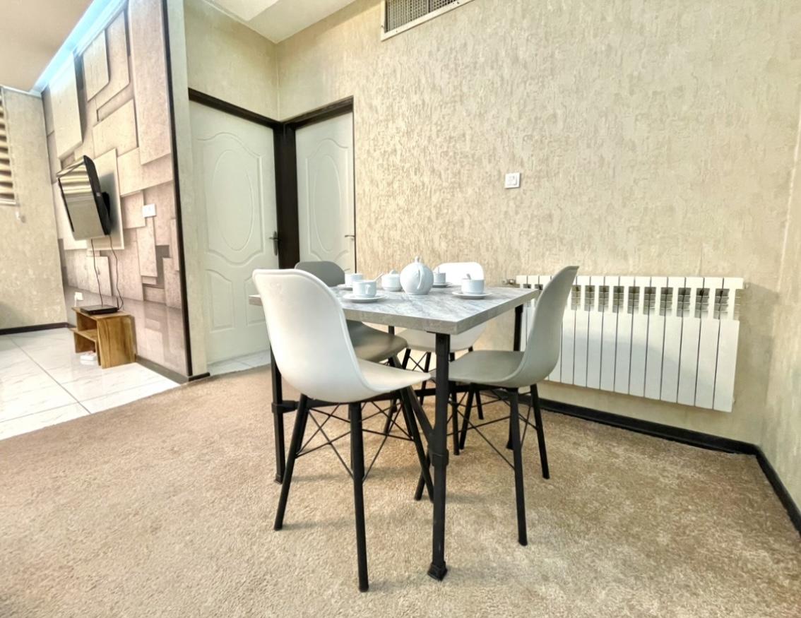 واحد لوکس دوخوابه در حافظیه شیراز