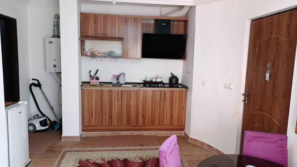 واحد ایلیاد دارای جکوزی با تراسی چشم نواز