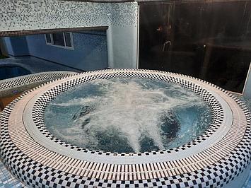 ویلا استخر و جکوزی دار اطراف شیراز