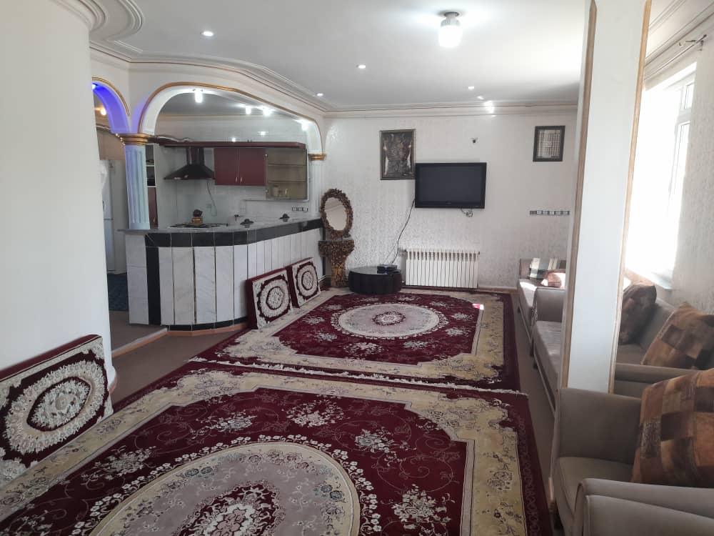 دوخوابه نزدیک دریاچه زریبار فیله قوس