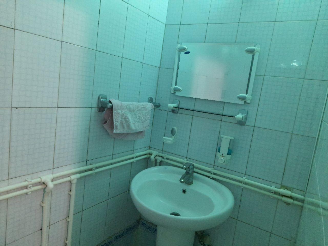 دوخوابه نزدیک دریاچه زریبار فیله قوس