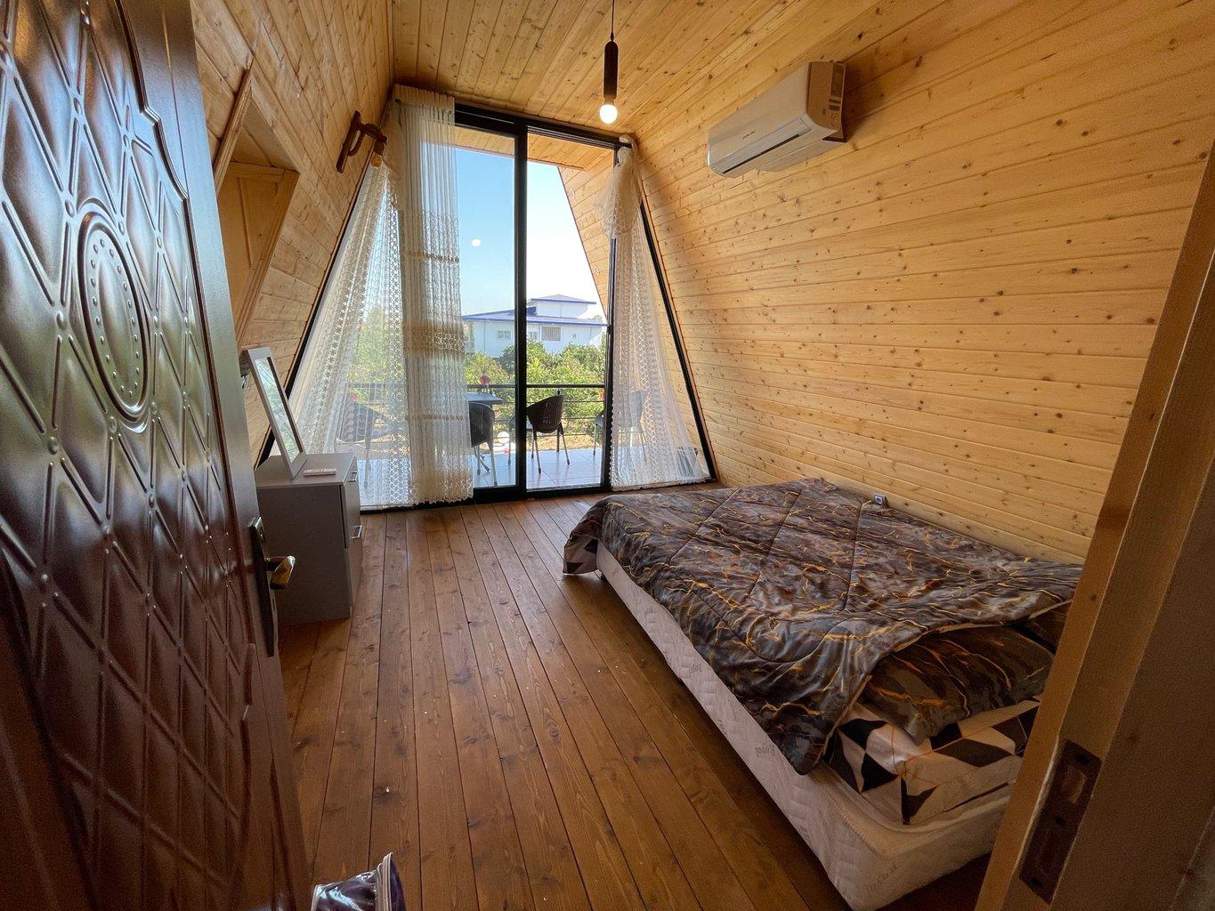 کلبه دوخوابه استخردار آبگرم ژولیِت