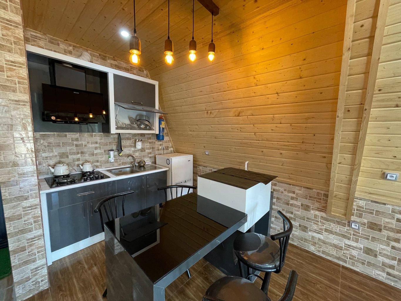 کلبه دوخوابه استخردار آبگرم رومئو