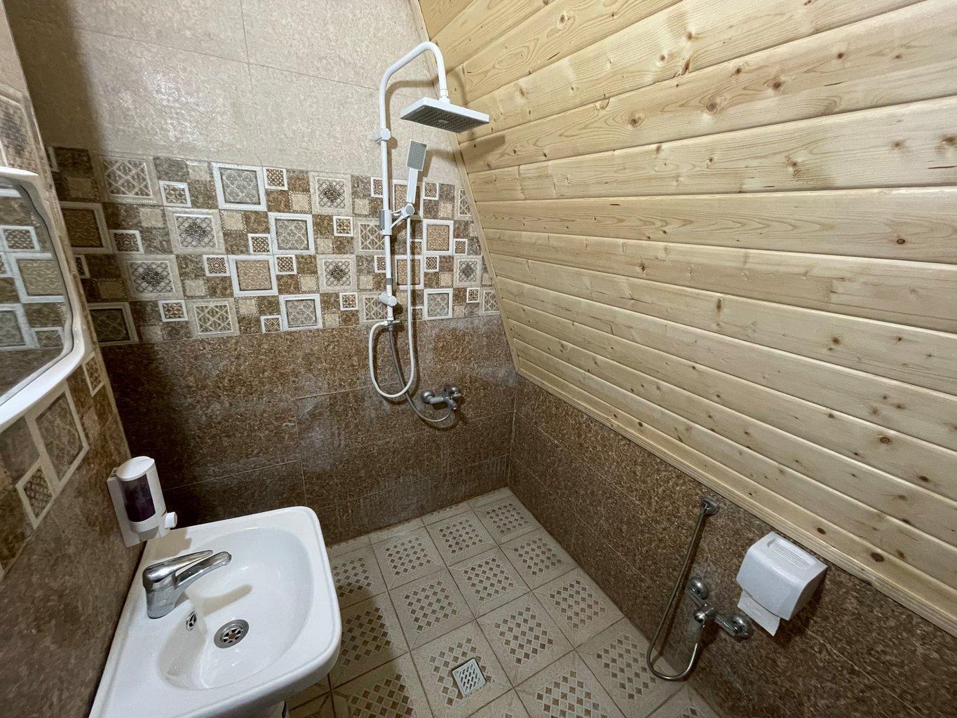 کلبه دوخوابه استخردار آبگرم رومئو