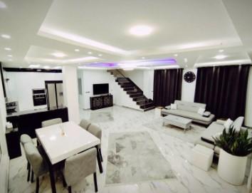 ویلای تریپلکس سیترین با استخر روباز و سرپوشیده