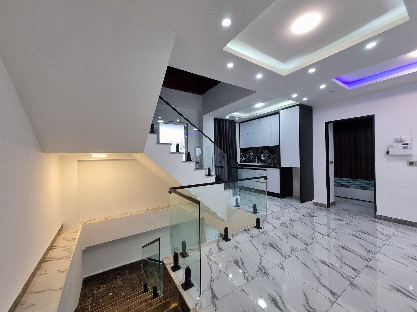 ویلای تریپلکس سیترین با استخر روباز و سرپوشیده