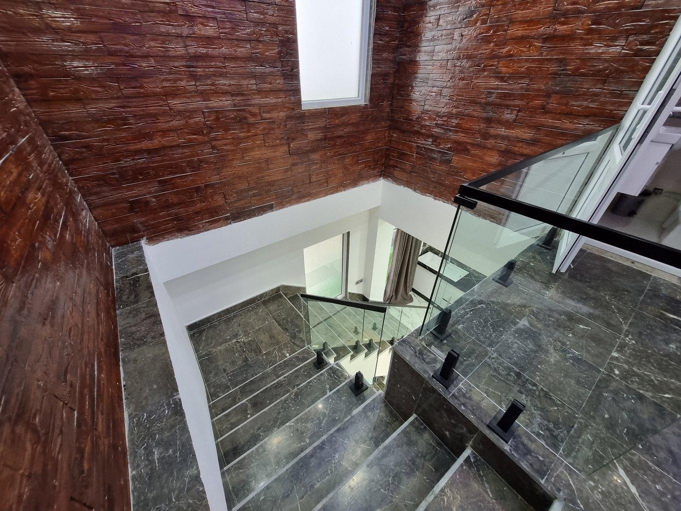 ویلای تریپلکس سیترین با استخر روباز و سرپوشیده