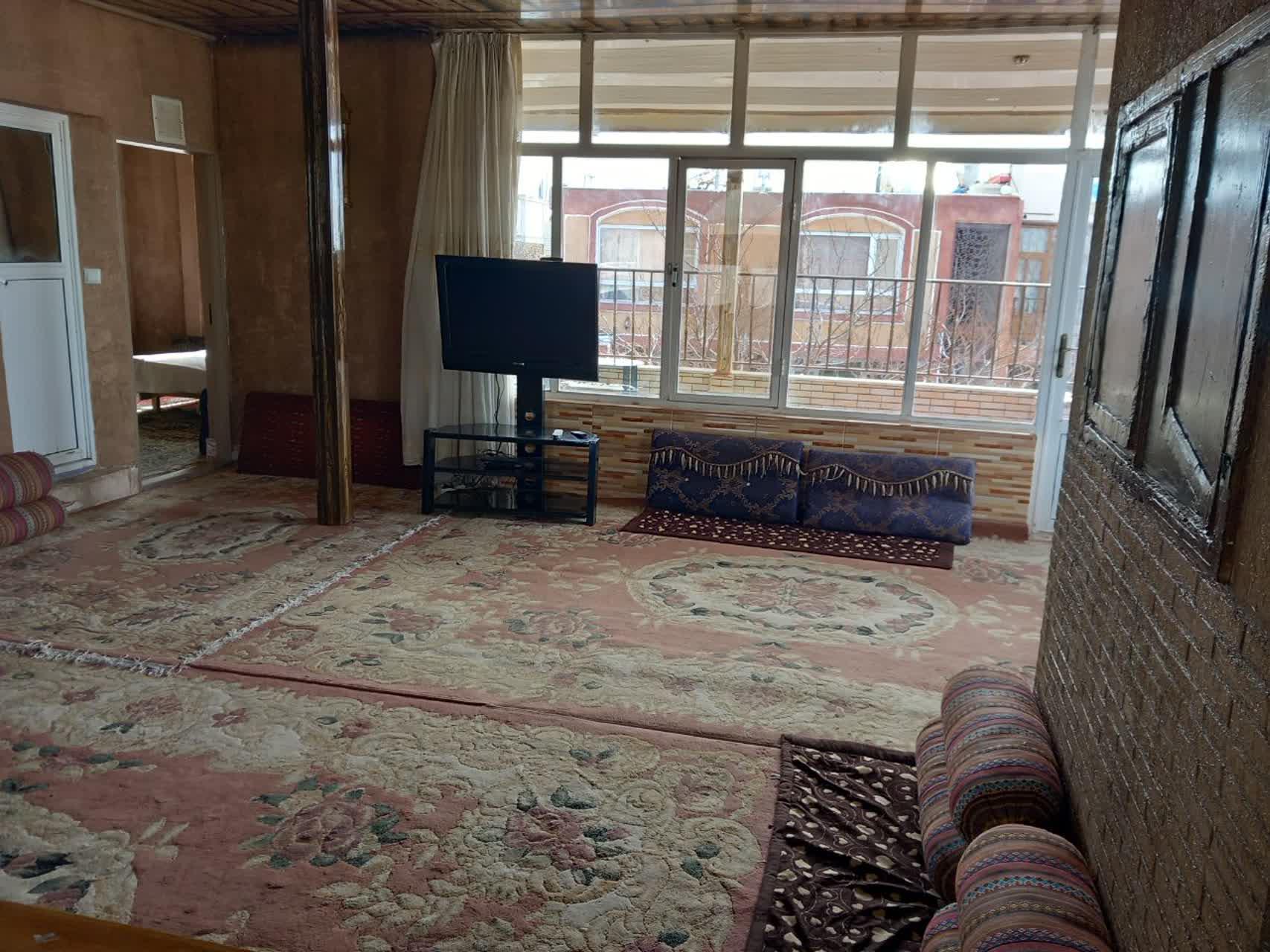 اقامتگاه سنتی موحدی در فریدون شهر