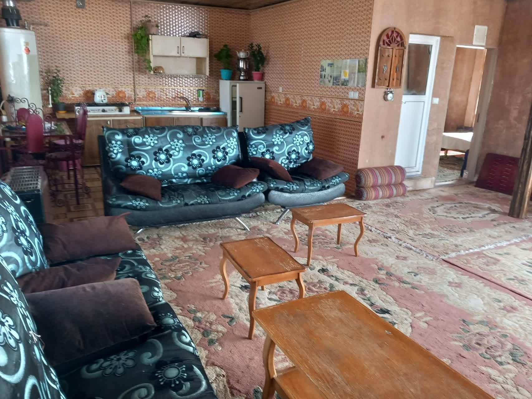 اقامتگاه سنتی موحدی در فریدون شهر