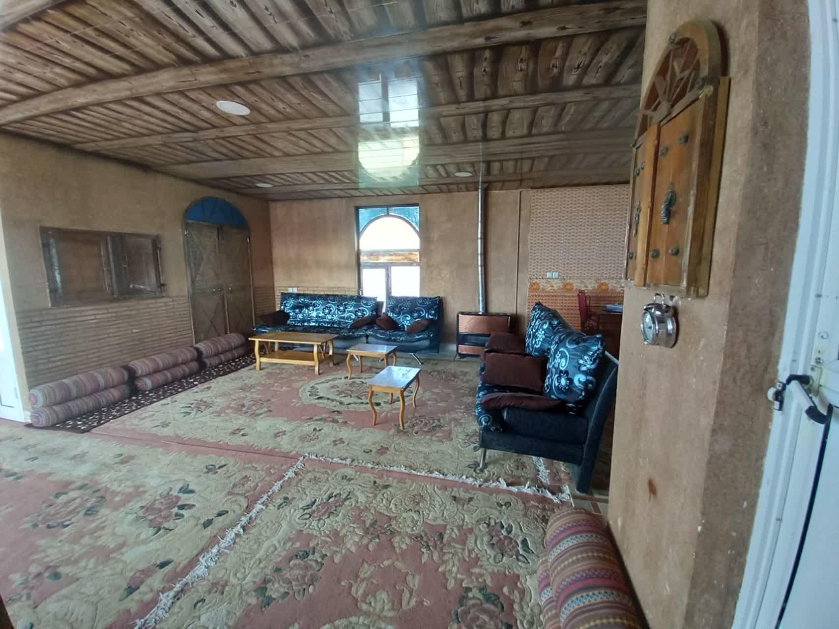 اقامتگاه سنتی موحدی در فریدون شهر