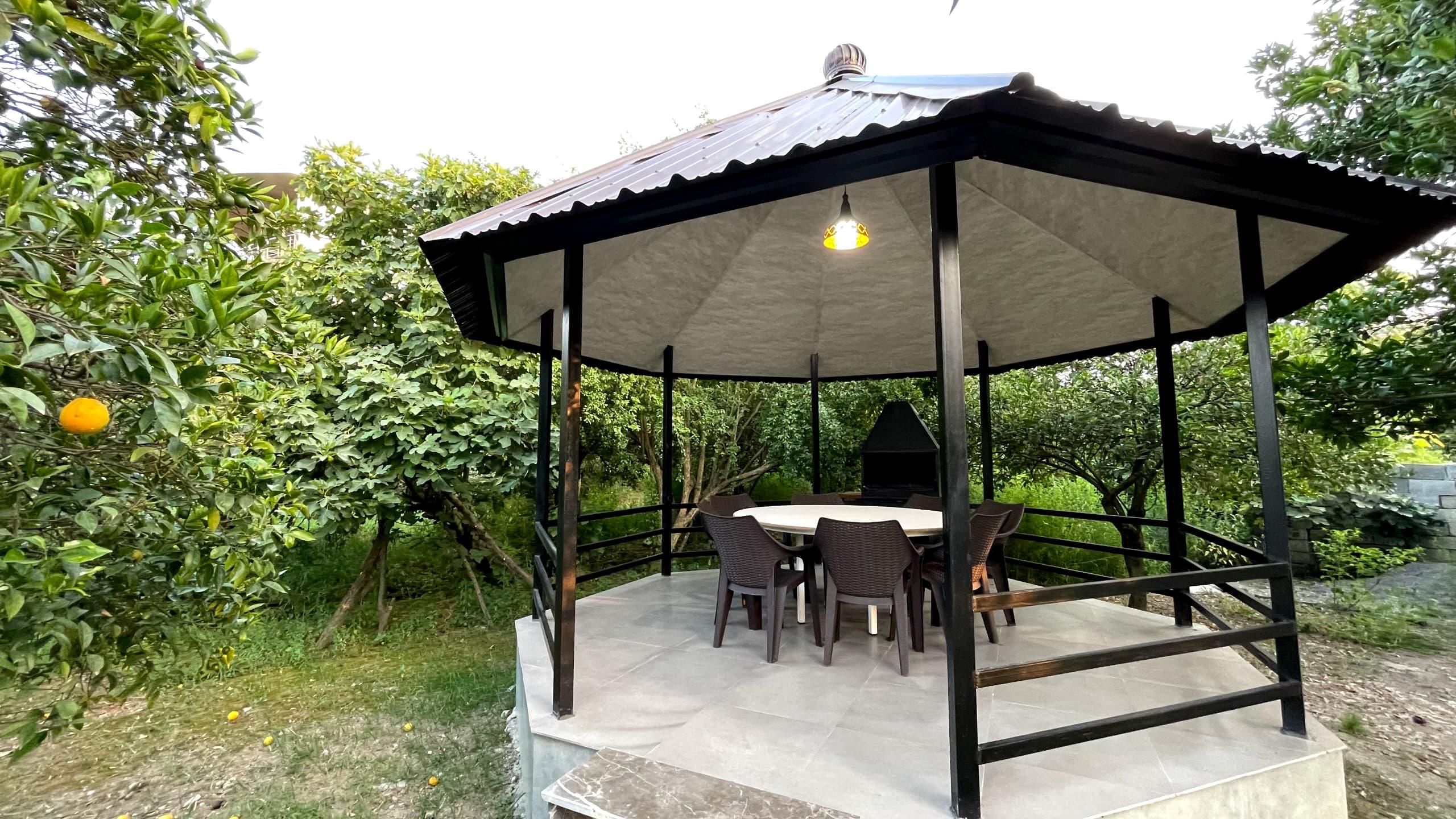 ویلاباغ چهارخواب استخرروباز سِرنا