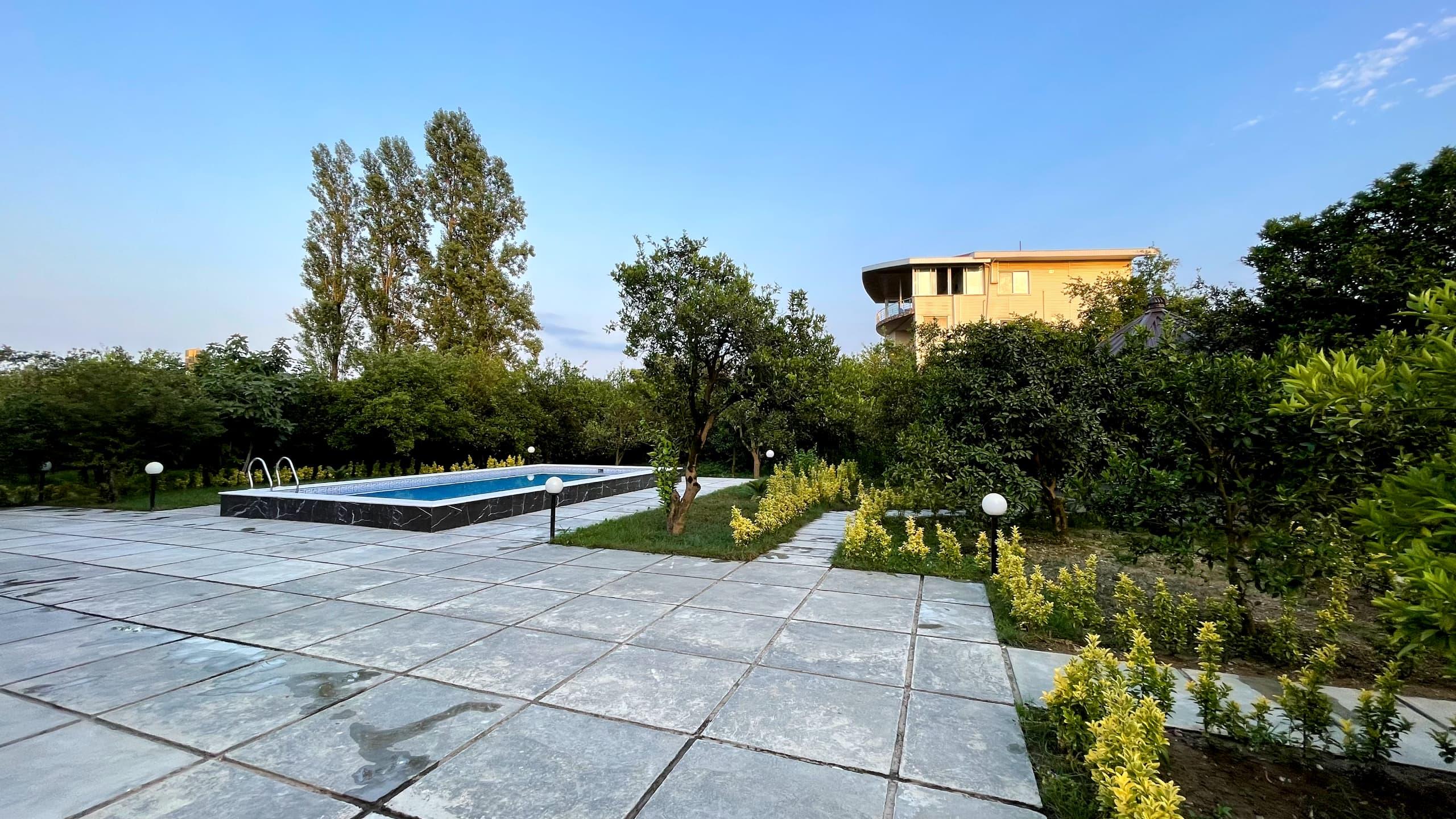 ویلاباغ چهارخواب استخرروباز سِرنا