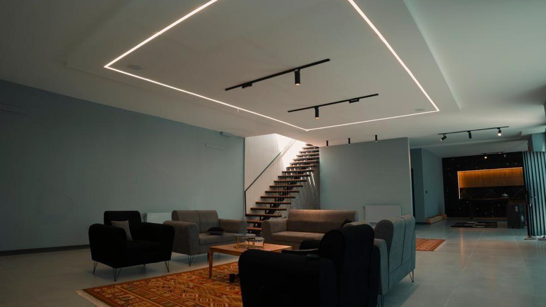 ویلا لوکس با استخر روباز در دینکان شیراز