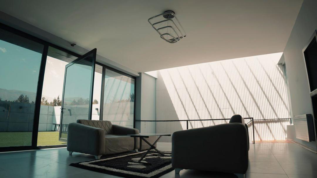 ویلا لوکس با استخر روباز در دینکان شیراز