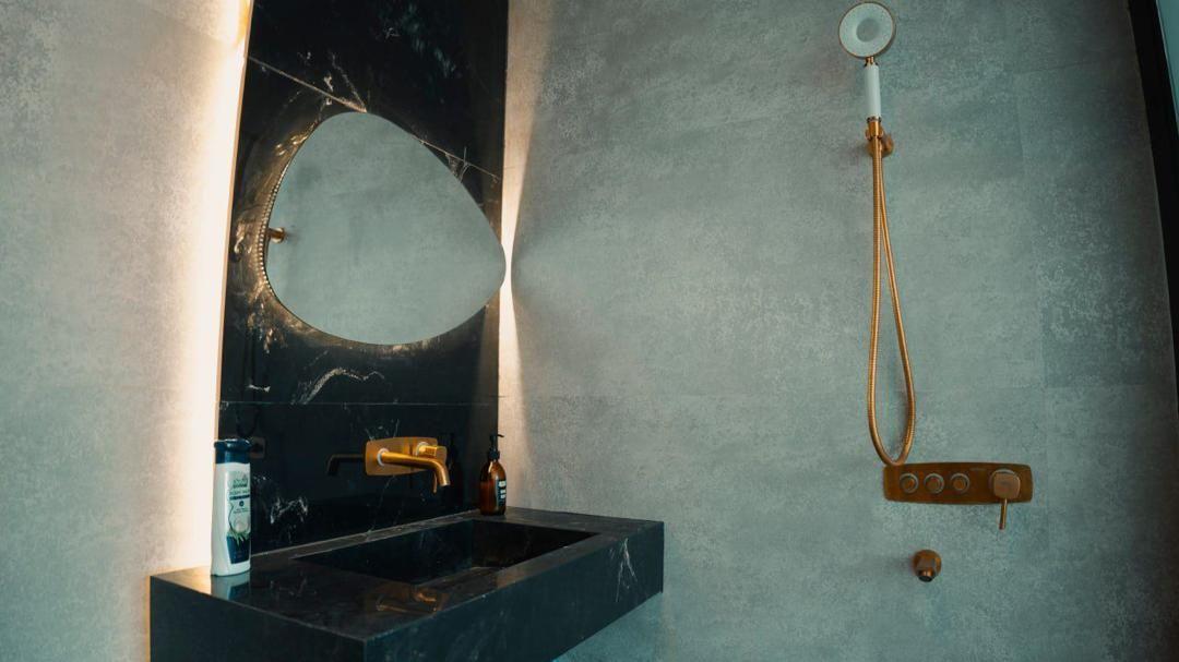 ویلا لوکس با استخر روباز در دینکان شیراز