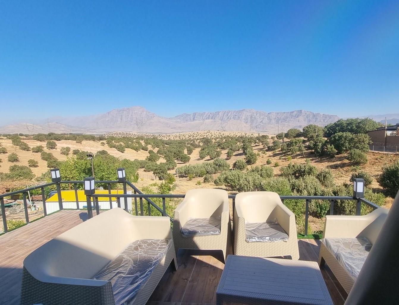 کلبه سوئیسی با جکوزی در خرم آباد