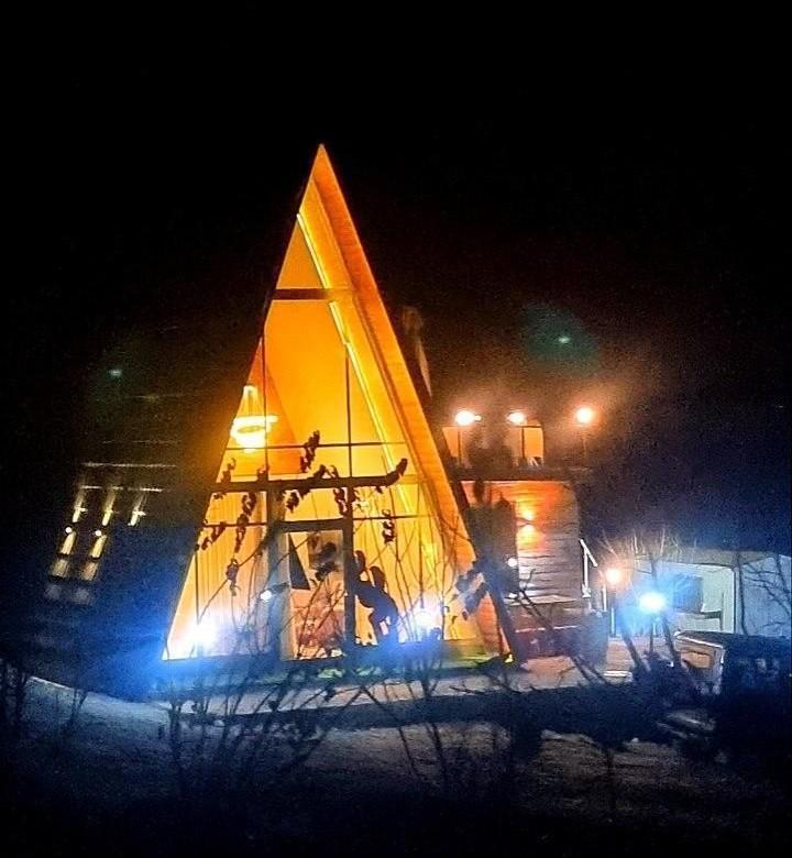 کلبه سوئیسی با جکوزی در خرم آباد