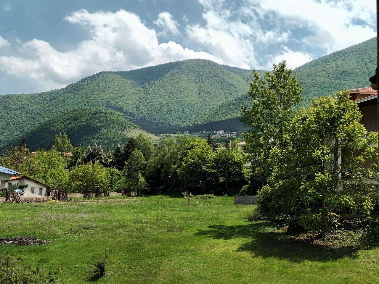 ویلا کنار رودخانه چشم انداز کوه و جنگل