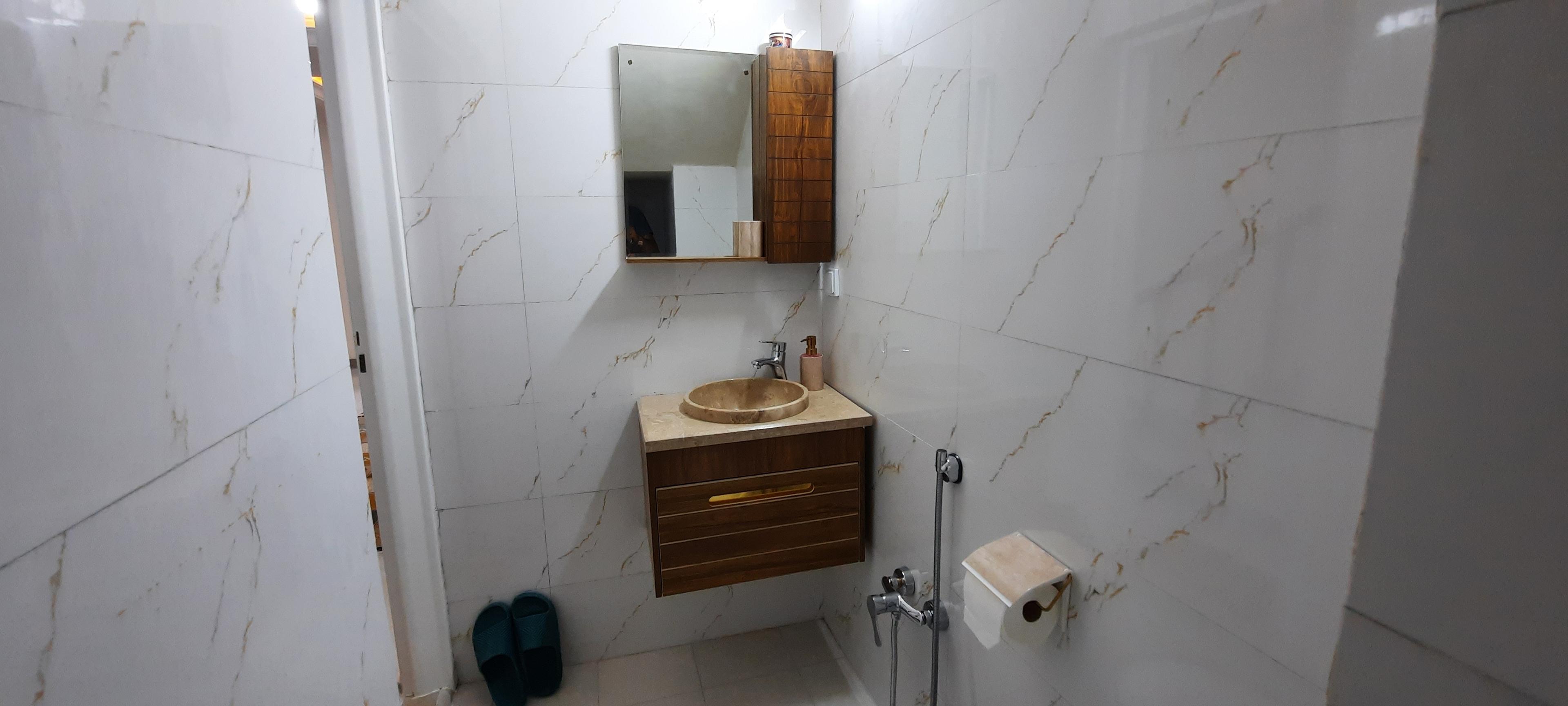 ویلا کنار رودخانه چشم انداز کوه و جنگل