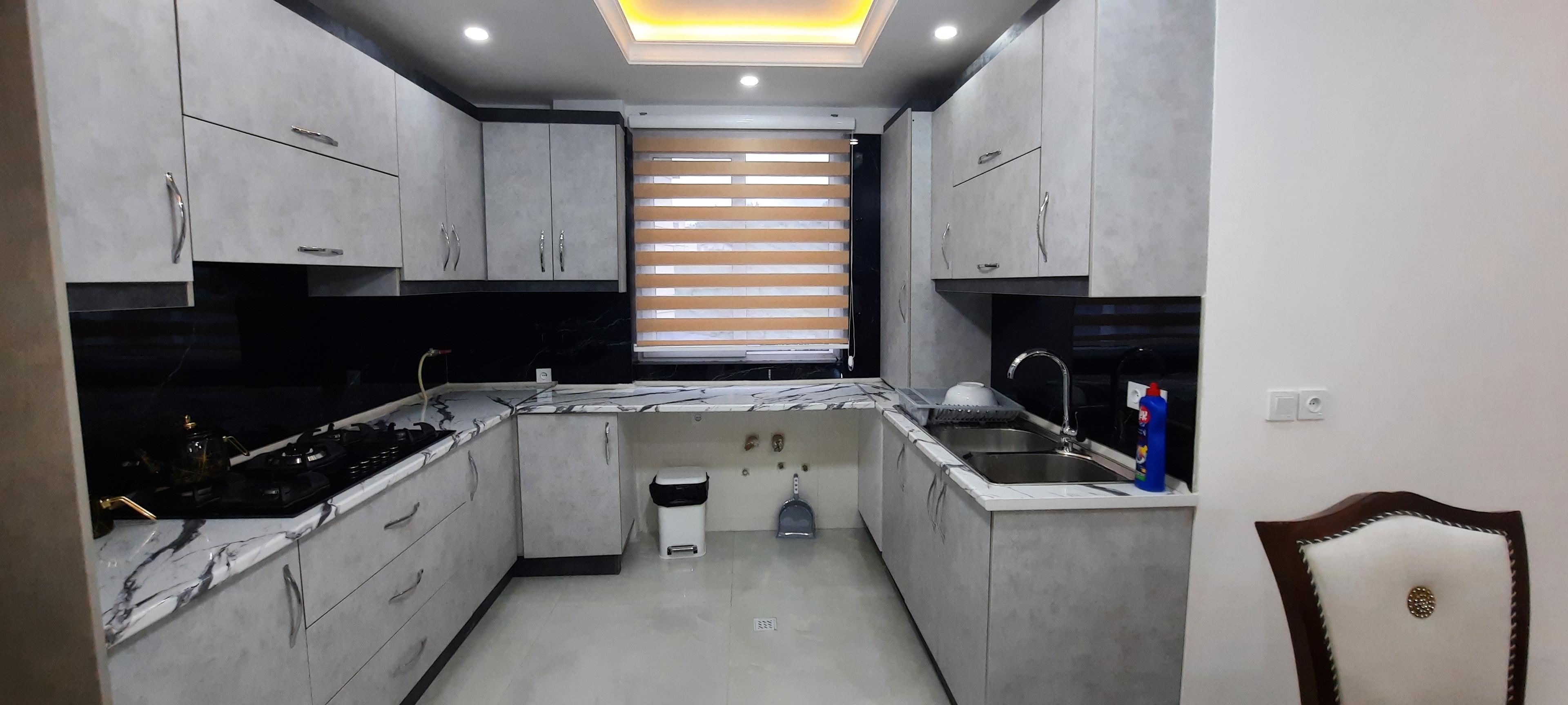 ویلا کنار رودخانه چشم انداز کوه و جنگل