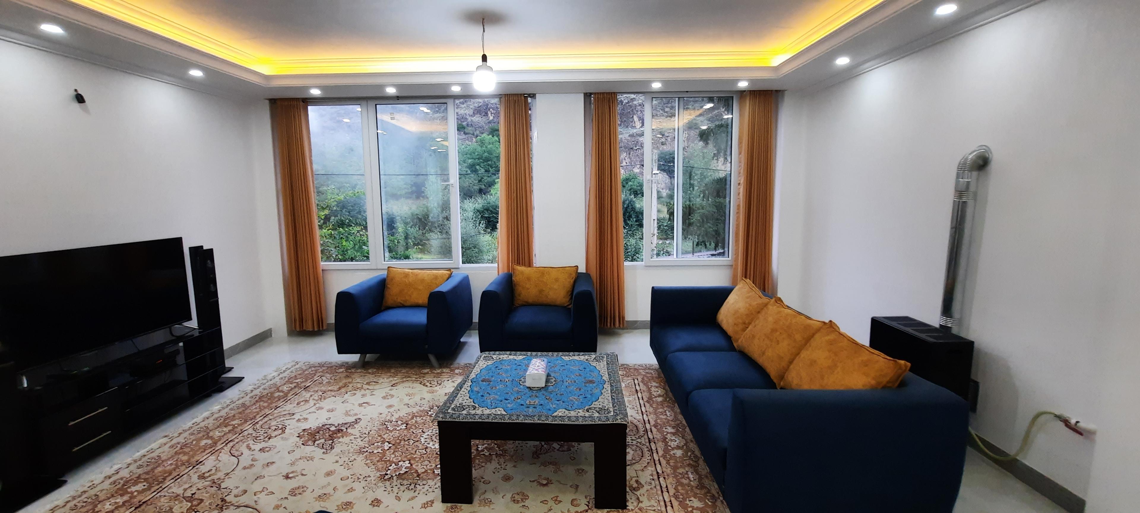 ویلا کنار رودخانه چشم انداز کوه و جنگل