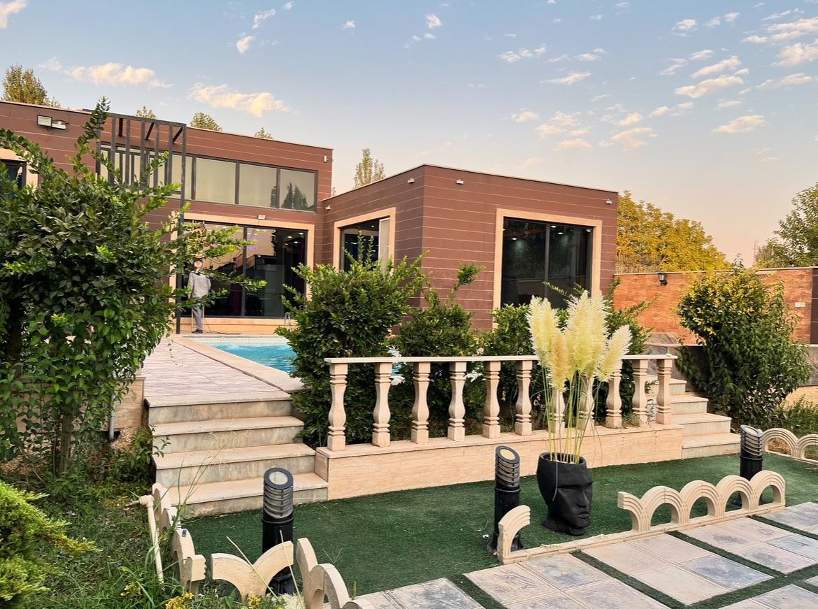 ویلای مدرن شیک با استخر آب گرم فعال