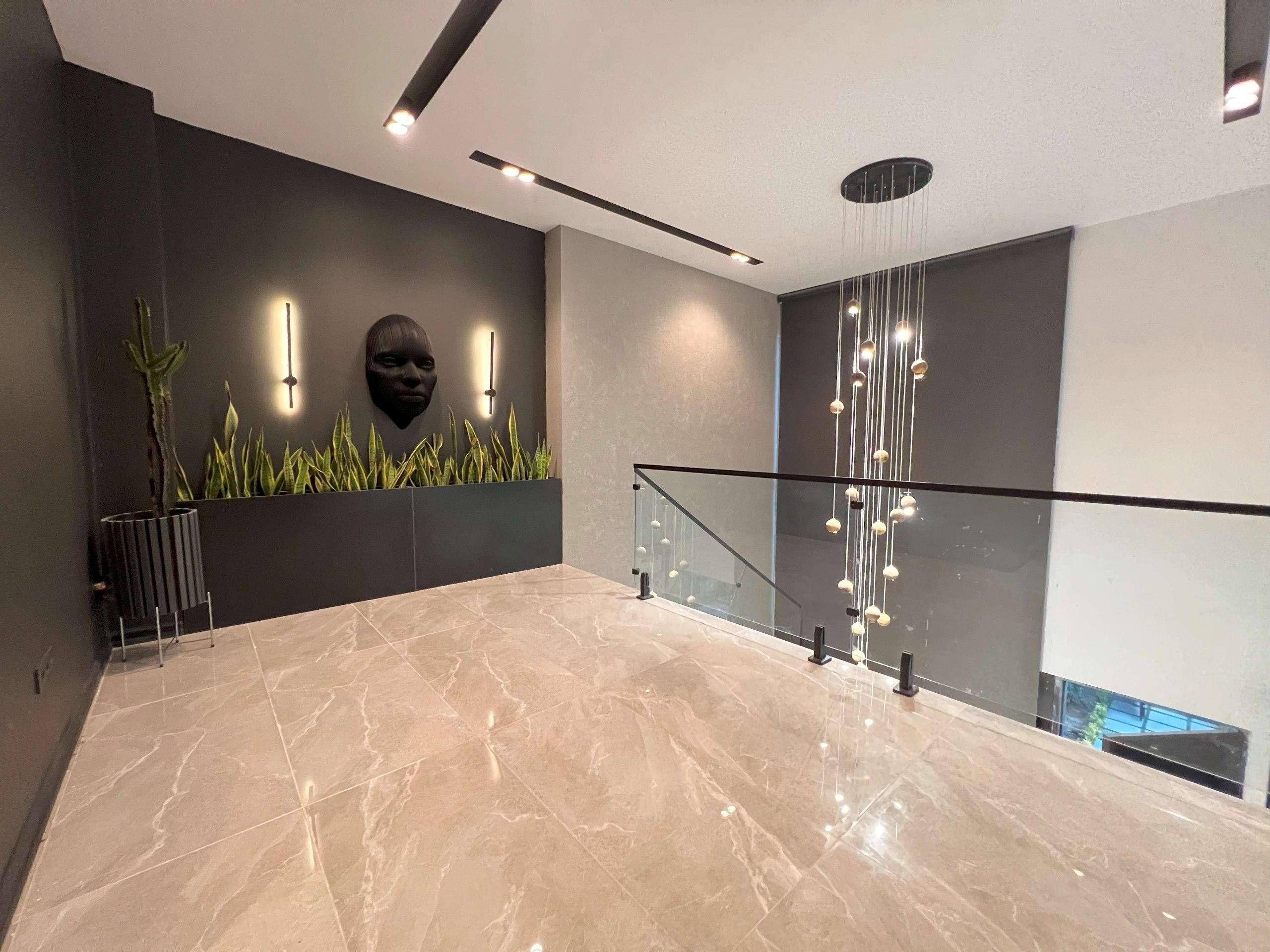 ویلا سه خوابه مدرن با استخر و جکوزی سرپوشیده