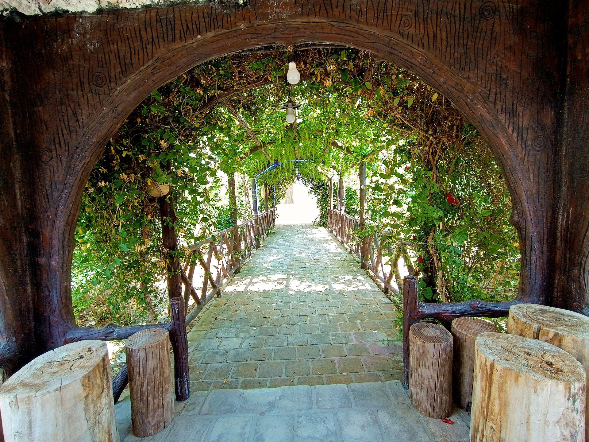 ویلا دربست با فوتبال دستی فین کاشان