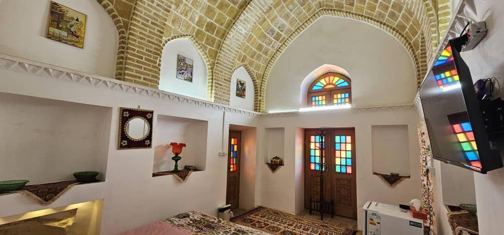 اقامتگاه سنتی عمارت حاکم در ساوه