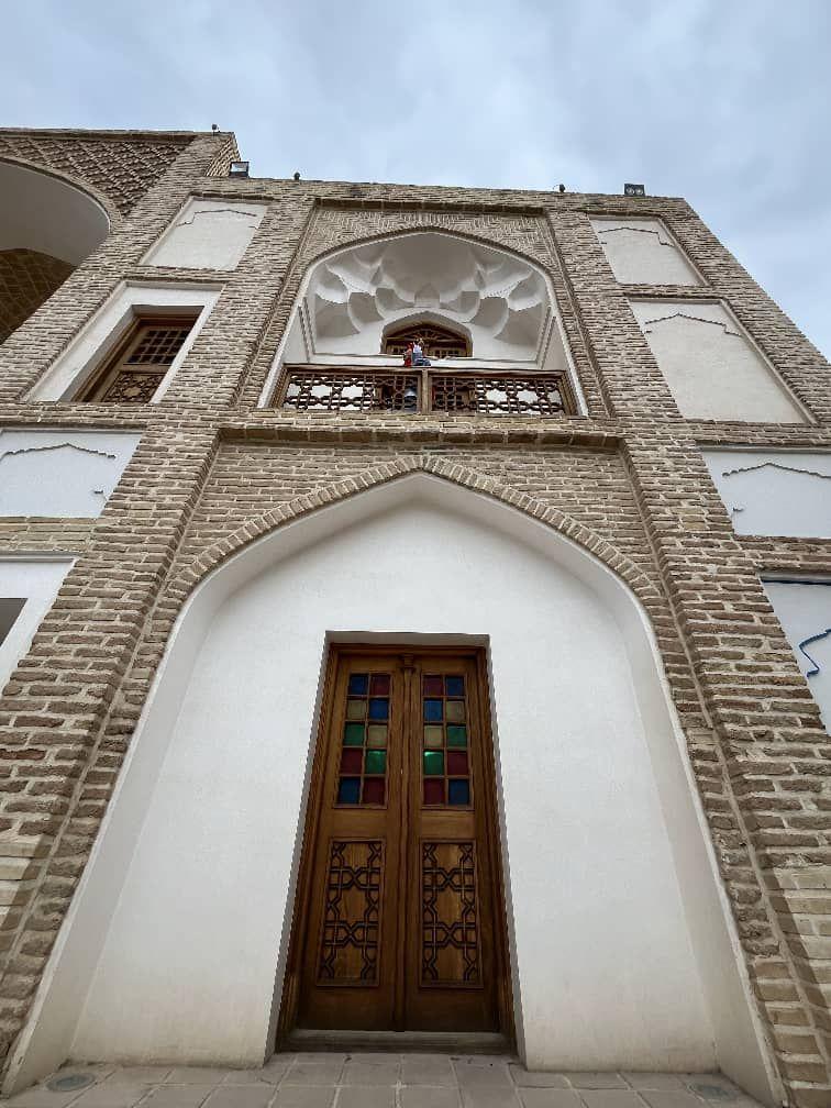 اقامتگاه سنتی عمارت حاکم در ساوه