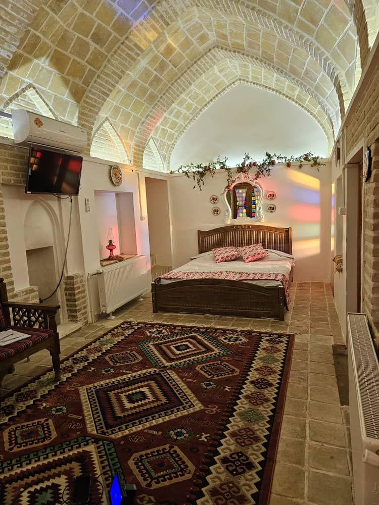 اقامتگاه سنتی عمارت حاکم در ساوه