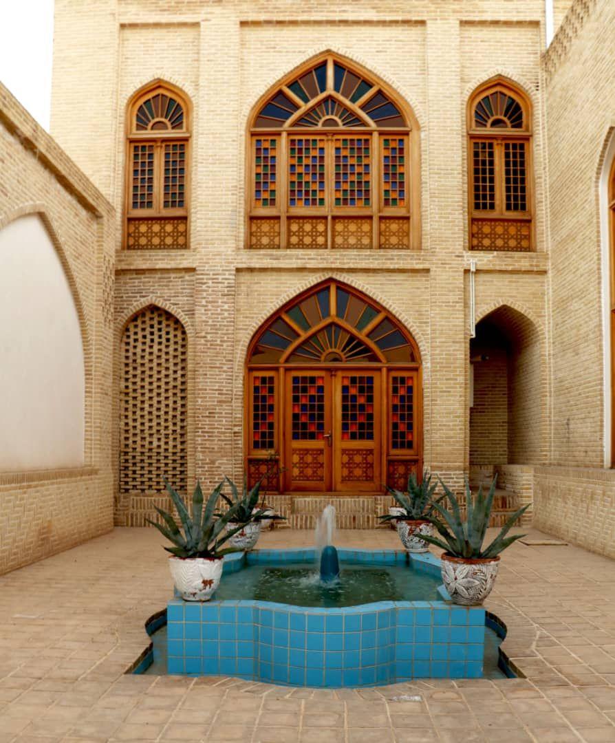 اقامتگاه سنتی عمارت حاکم در ساوه