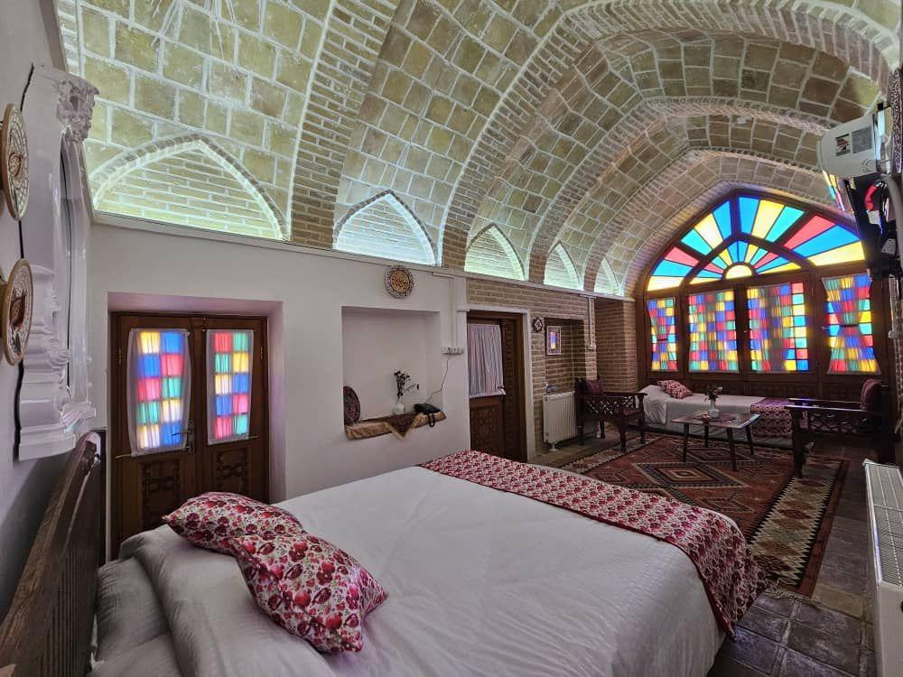 اقامتگاه سنتی عمارت حاکم در ساوه