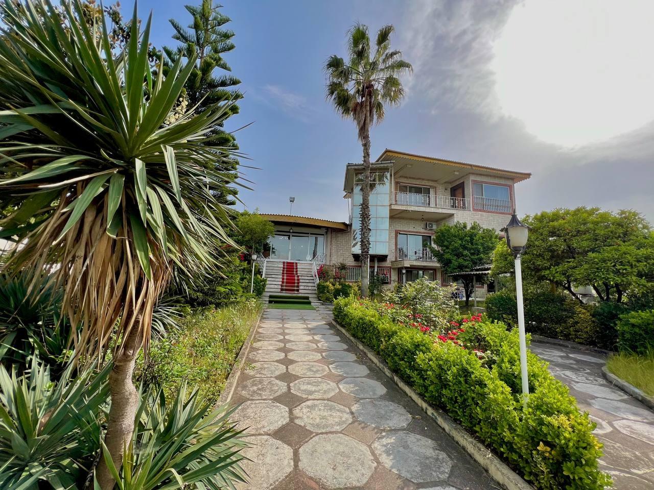 ویلا ساحلی هشت خوابه بوتیک هتل دیپلمات