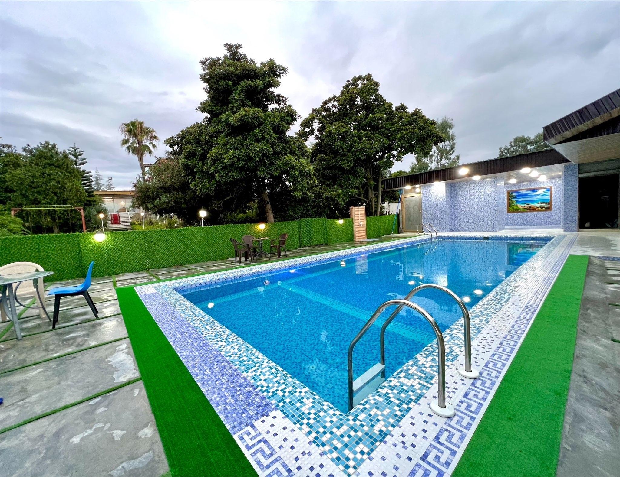 ویلا ساحلی هشت خوابه بوتیک هتل دیپلمات