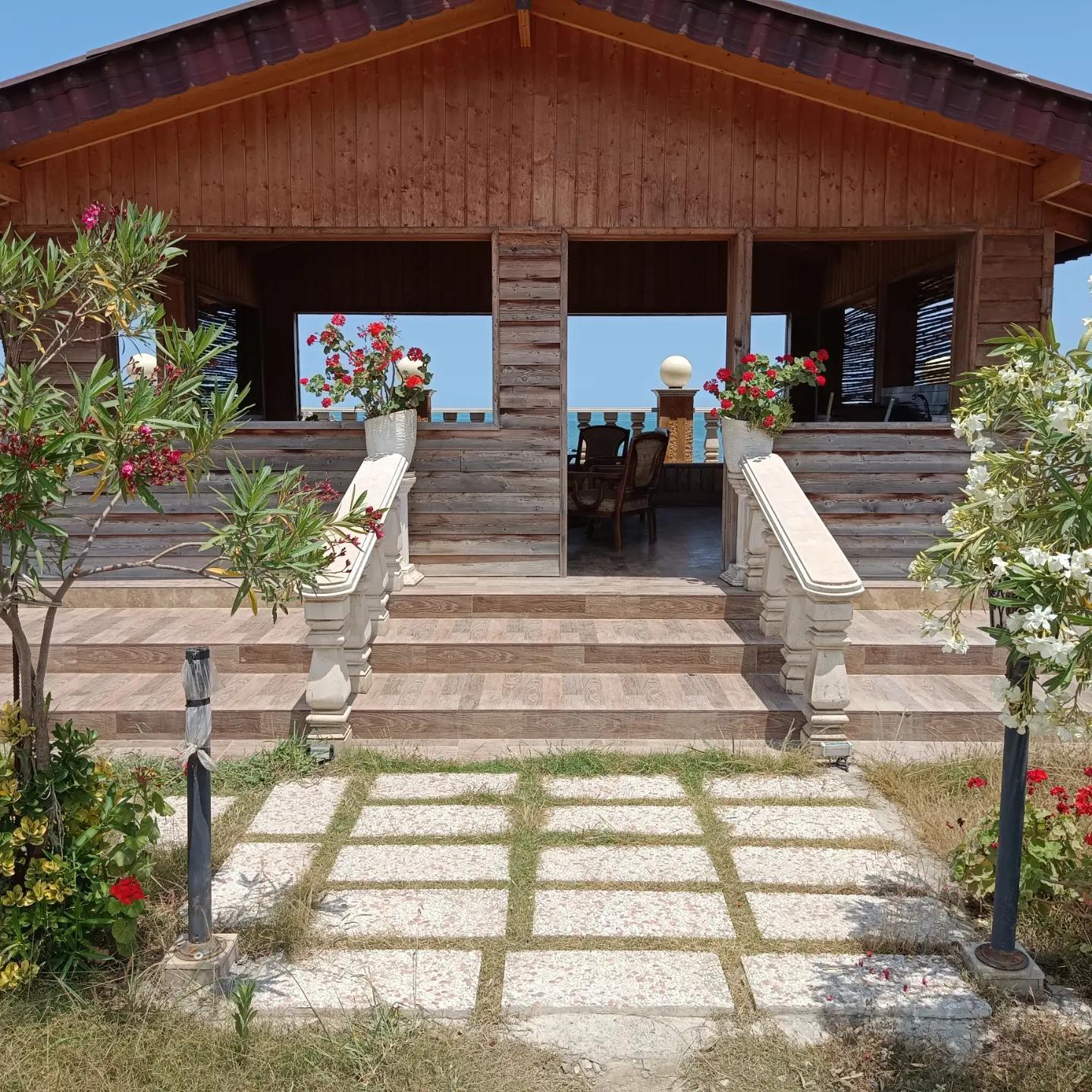 ویلا ساحلی هشت خوابه بوتیک هتل دیپلمات