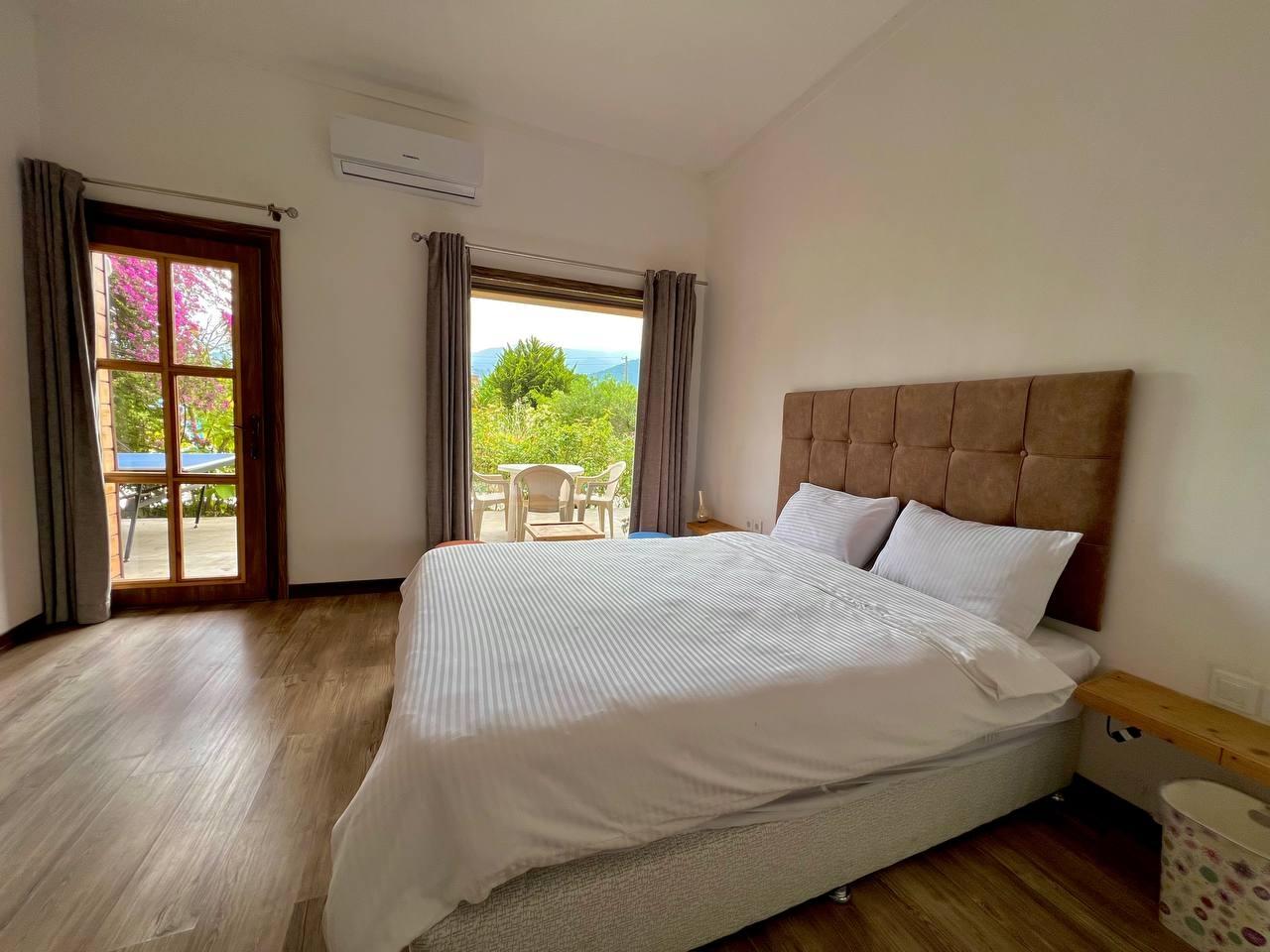 ویلا ساحلی هشت خوابه بوتیک هتل دیپلمات