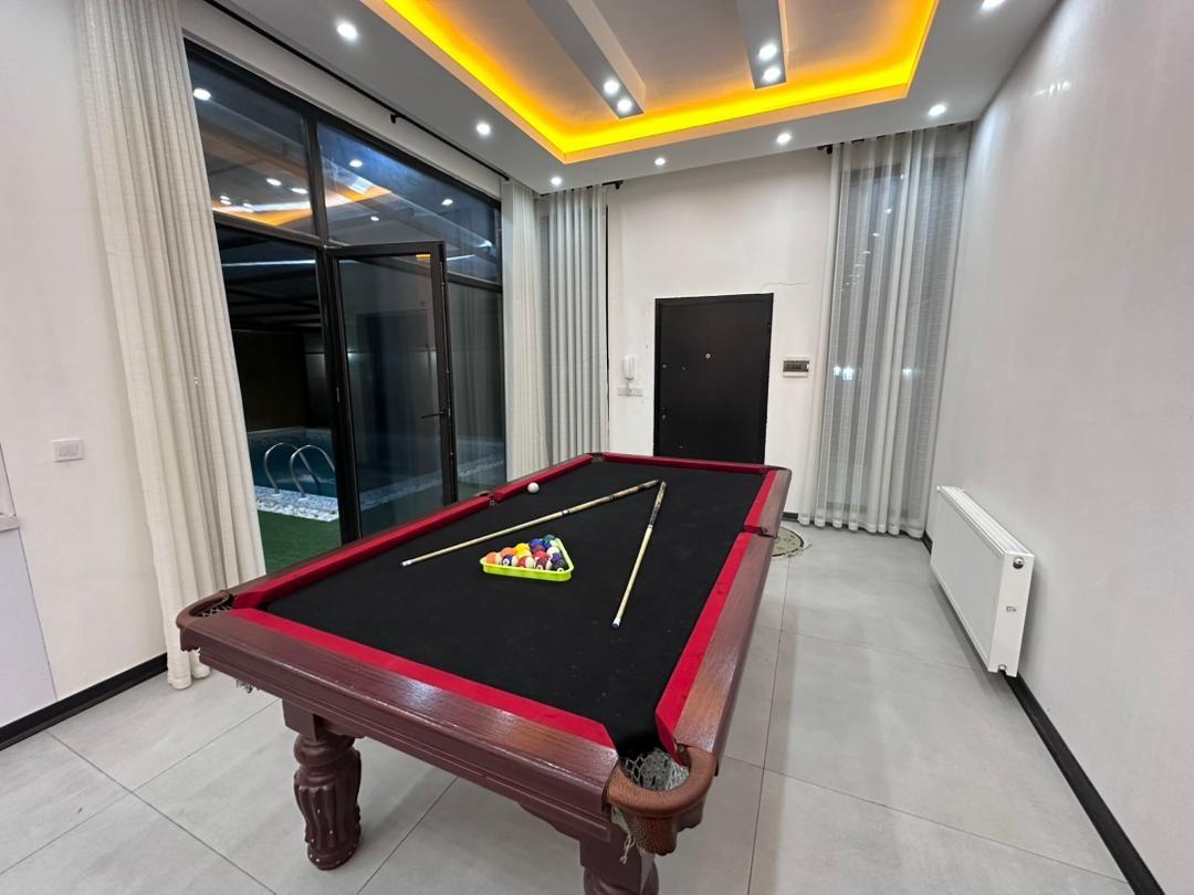 ویلا استخرسرپوشیده با بیلیارد چیل ۲