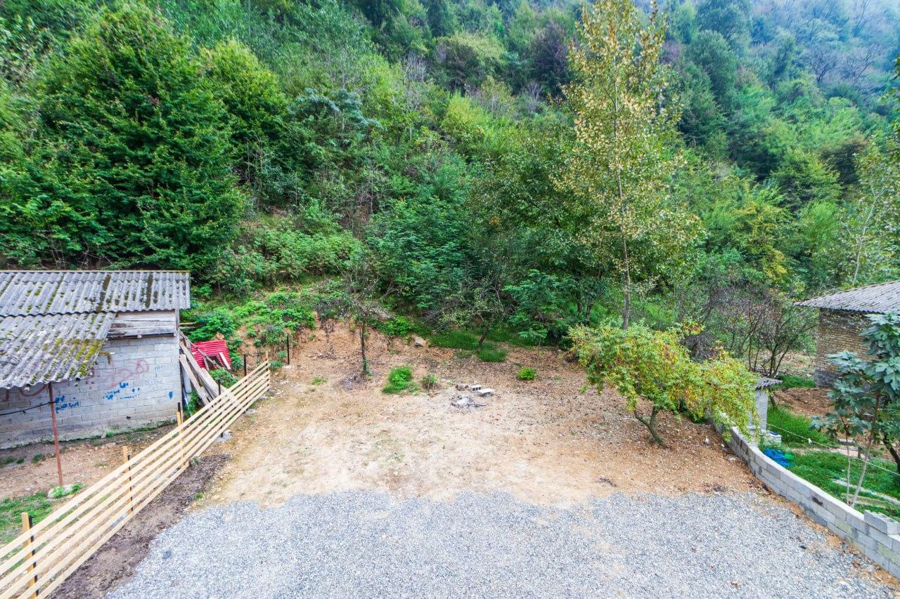 کلبه چوبی سوئیسی دلوین در جاده اسالم