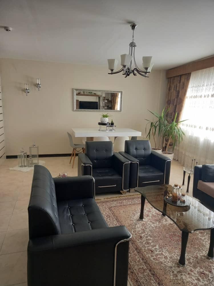 اجاره روزانه آپارتمان دو خوابه شیک در شهرک صدرا