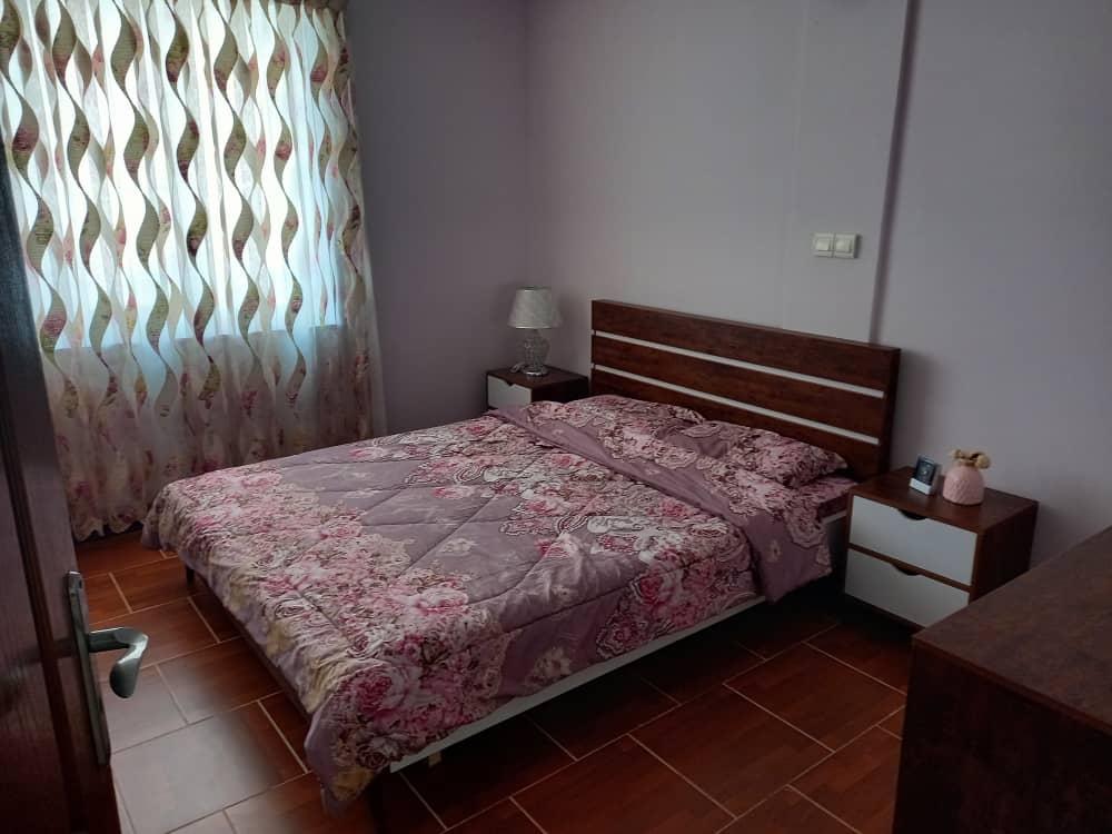 اجاره روزانه آپارتمان دو خوابه شیک در شهرک صدرا