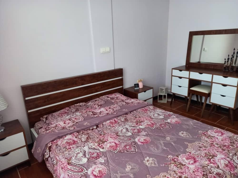 اجاره روزانه آپارتمان دو خوابه شیک در شهرک صدرا