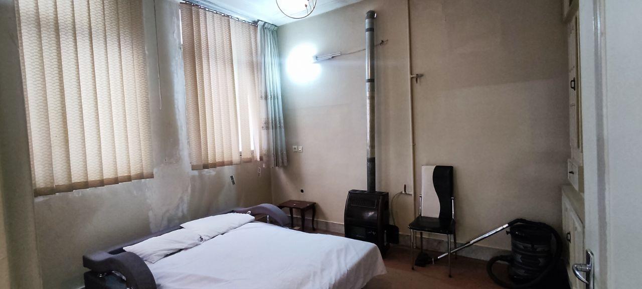 دو خوابه همکف دسترسی پیاده به اماکن تاریخی