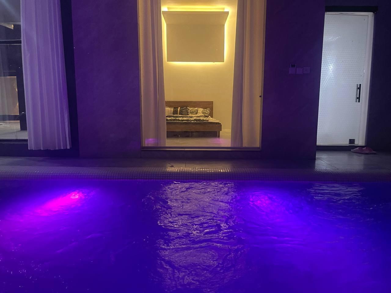 ویلای تک خوابه استخردار در شاهنامه